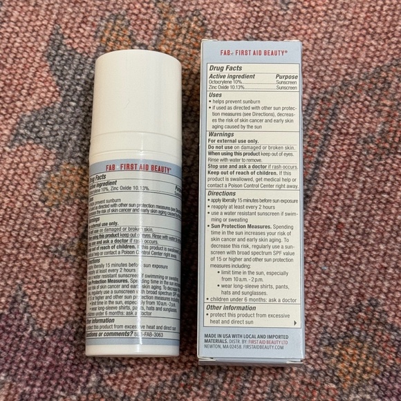 FIRST AID BEAUTY · ULTRA REPAIR FACE MOISTURIZER W/SPF - Picture 4 of 5